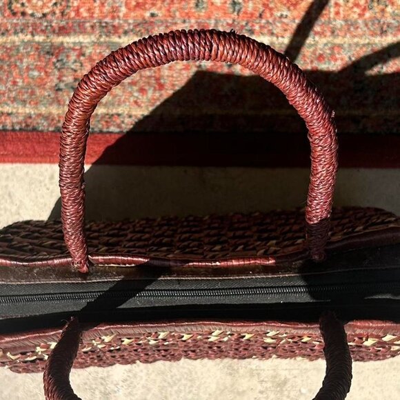 Handwoven Pacific Island Zipper Rustic Brown Pandan Straw Tote - Picture 5 of 8